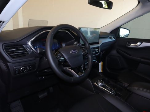 New 2025 Ford Escape SE w/ PHEV Premium Package FWD image 21
