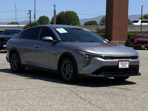 Used 2025 Kia K4 FWD image 43