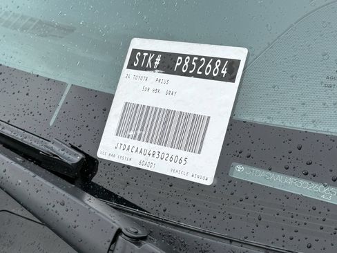 Used 2024 Toyota Prius LE FWD image 31