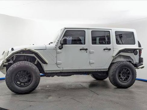 Used 2016 Jeep Wrangler Unlimited Rubicon AWD/4WD image 3