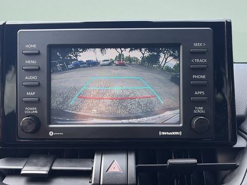 Used 2020 Toyota RAV4 XLE FWD image 17