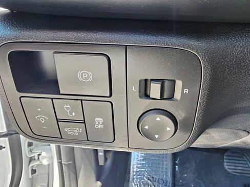Used 2024 Hyundai Ioniq 6 SE RWD image 24