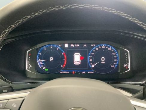Used 2024 Volkswagen Taos SEL AWD/4WD image 28