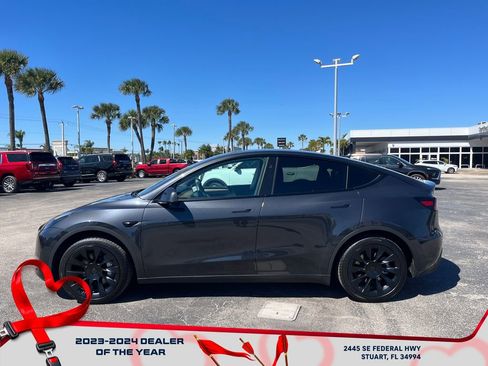Used 2024 Tesla Model Y Long Range image 4
