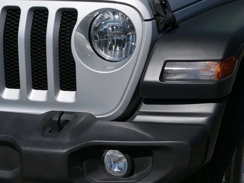 Used 2023 Jeep Wrangler Unlimited Sport AWD/4WD image 8