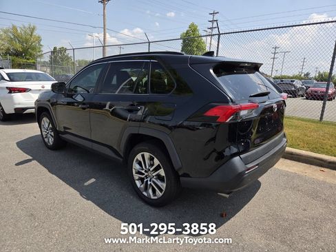 Used 2021 Toyota RAV4 XLE Premium FWD image 6