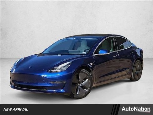 Used 2020 Tesla Model 3 Standard Range image 1
