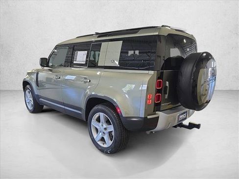 Certified 2023 Land Rover Defender 110 SE AWD/4WD image 7