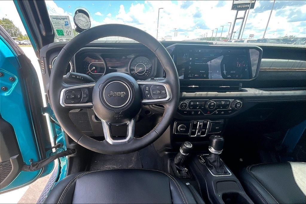 Used 2024 Jeep Wrangler Unlimited Sahara w/ Safety Group AWD/4WD image 5