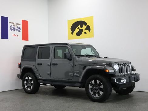Used 2022 Jeep Wrangler Unlimited Sahara w/ Dual Top Group AWD/4WD image 1