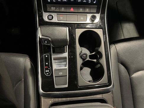 Used 2023 Audi Q8 Premium Plus w/ Premium Plus Package AWD/4WD image 21