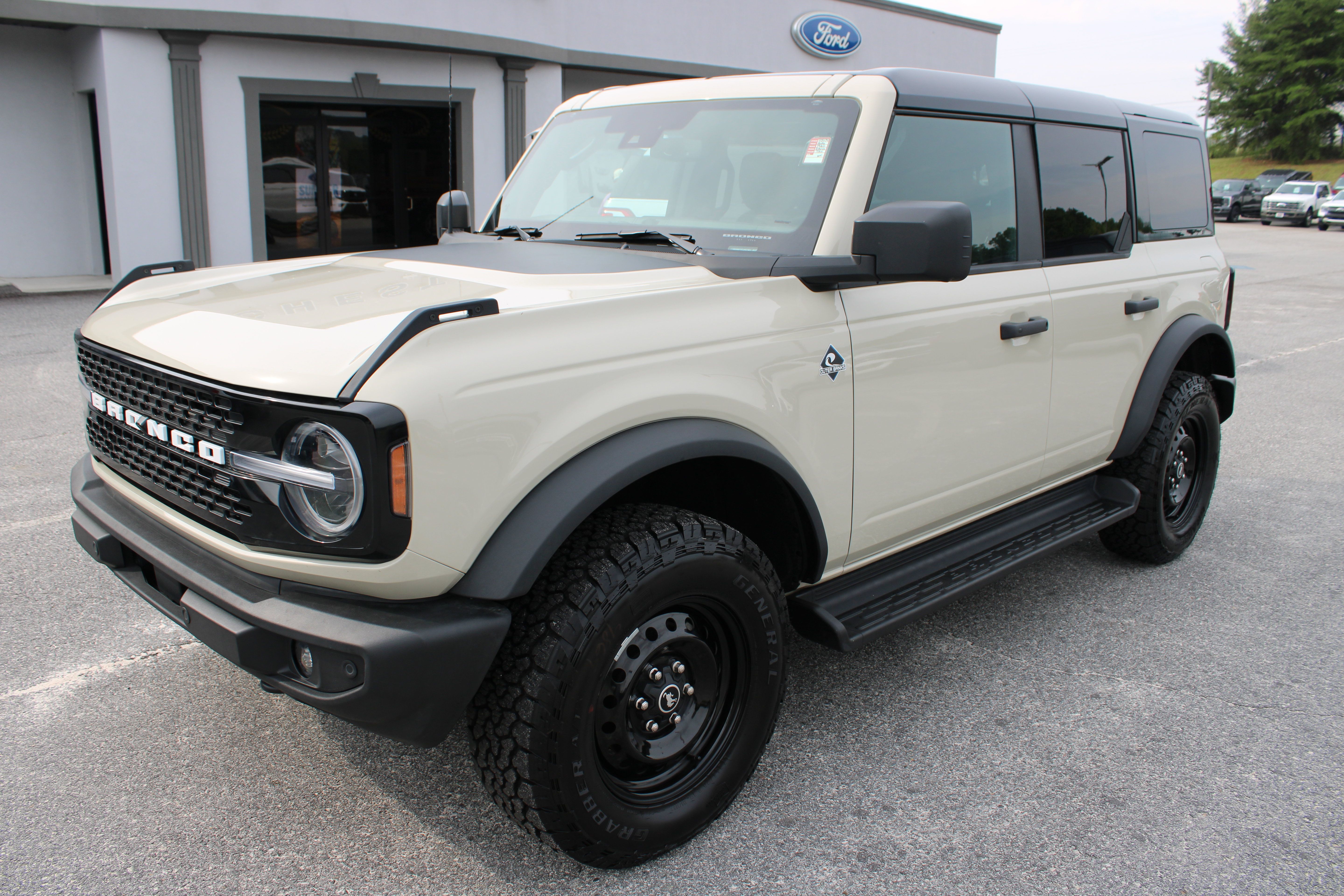 Used 2026 Ford Bronco Outer Banks AWD/4WD image 2