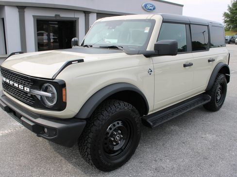 Used 2026 Ford Bronco Outer Banks AWD/4WD image 2
