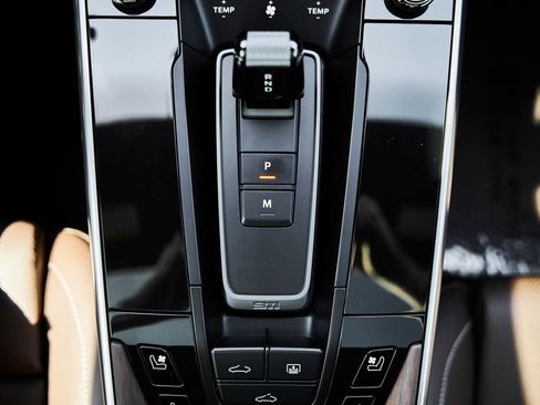 Used 2020 Porsche 911 Carrera 4S w/ Premium Package image 62