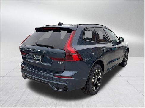 New 2026 Volvo XC60 T8 Core image 5
