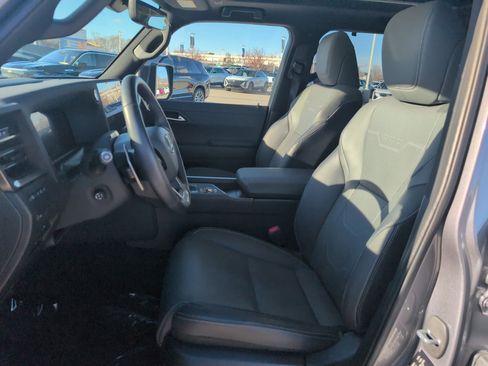 Used 2024 Lexus GX 550 w/ Accessory Package (2T) image 25