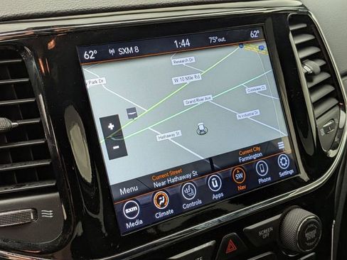Used 2020 Jeep Grand Cherokee Altitude AWD/4WD image 15