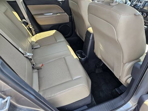 Used 2014 Jeep Compass Latitude w/ Sun/Sound Group FWD image 15