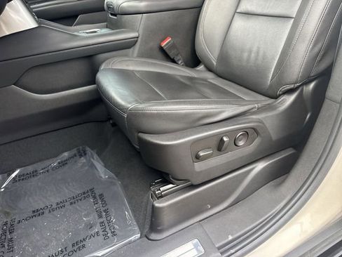 Used 2023 Chevrolet Tahoe LT w/ LT Signature Plus Package image 12