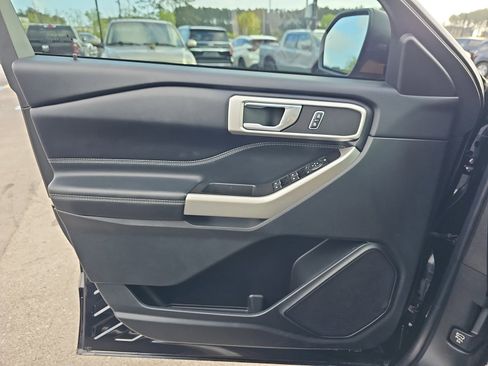 Used 2021 Ford Explorer XLT w/ Equipment Group 202A image 29