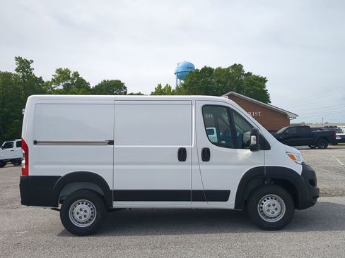 New 2026 RAM ProMaster 1500 w/ Storage Group FWD image 2