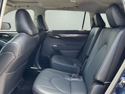 New 2026 Toyota Highlander Limited AWD/4WD image 15