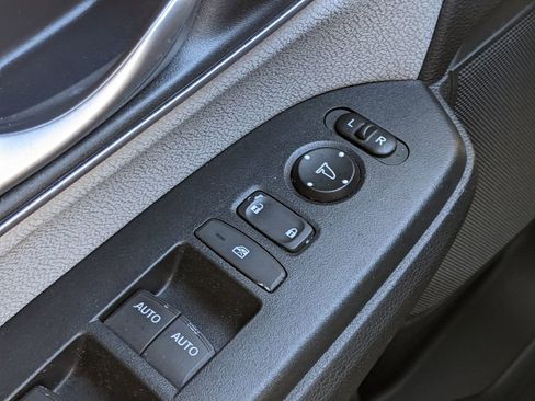 Used 2017 Honda CR-V EX image 16