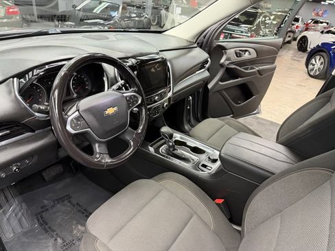 Used 2021 Chevrolet Traverse LT FWD image 31