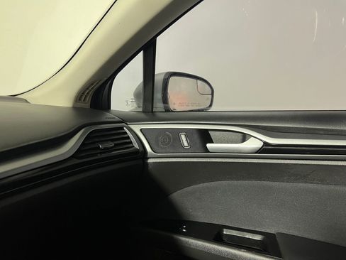Used 2016 Ford Fusion SE image 28