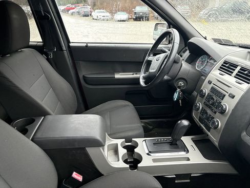 Used 2010 Ford Escape XLT image 5