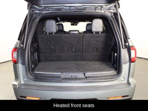 Used 2019 Lincoln Navigator Premiere image 16