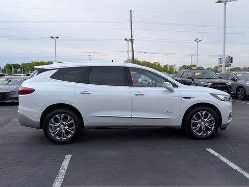 Used 2019 Buick Enclave Avenir w/ Avenir Technology Package AWD/4WD image 8