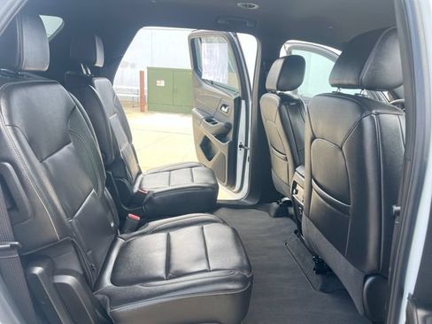 Certified 2023 Chevrolet Traverse LT AWD/4WD image 17