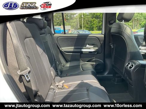 Used 2020 Mercedes-Benz GLB 250 4MATIC w/ Premium Package image 13