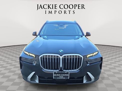 Used 2025 BMW X7 xDrive40i AWD/4WD image 2