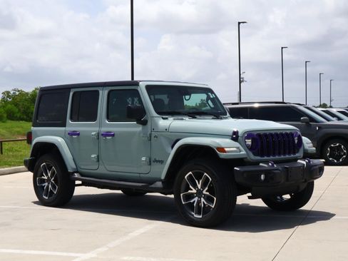 Used 2024 Jeep Wrangler Unlimited AWD/4WD image 6