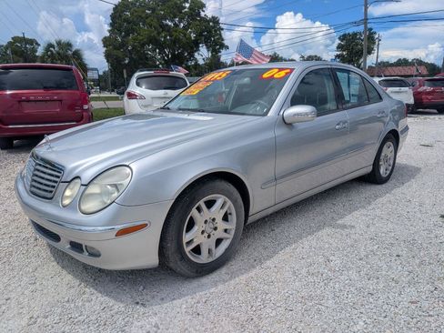 Used 2006 Mercedes-Benz E 350 4MATIC Sedan image 3