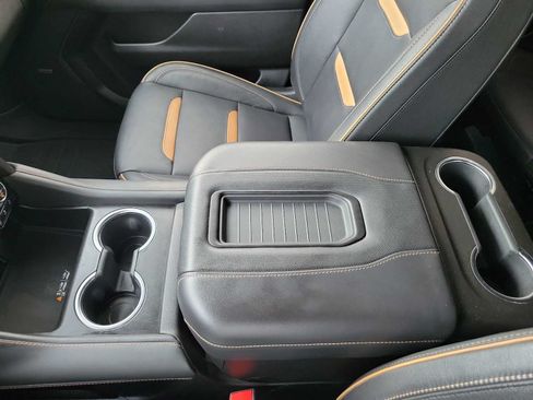 Used 2023 GMC Yukon AT4 w/ AT4 Premium Package AWD/4WD image 20
