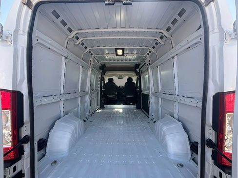 Used 2026 RAM ProMaster 2500 w/ Convenience Group FWD image 8