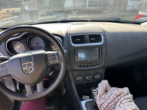 Used 2013 Dodge Avenger SE image 8