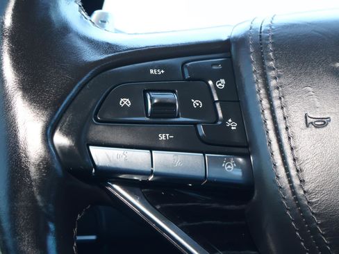 Used 2023 Cadillac Escalade V w/ LPO, ONYX Package image 29