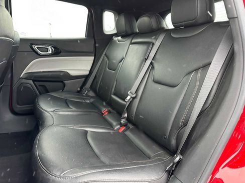 Used 2024 Jeep Compass Limited image 17