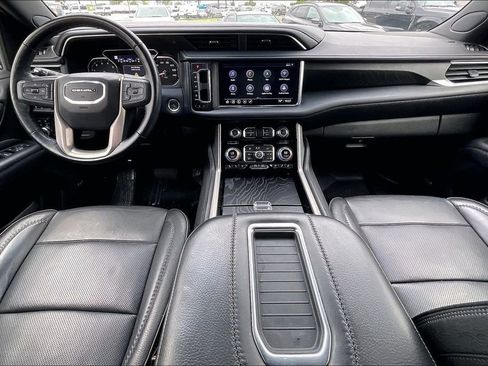 Used 2021 GMC Yukon XL Denali w/ LPO, Illumination Package AWD/4WD image 7