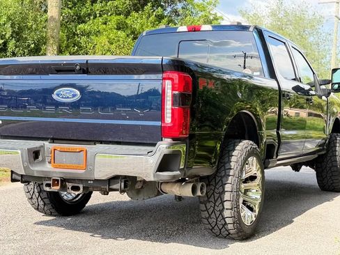 Used 2023 Ford F250 Lariat w/ Lariat Ultimate Package AWD/4WD image 9