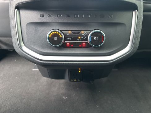 New 2025 Ford Expedition Max Platinum w/ Stealth Performance Package image 32