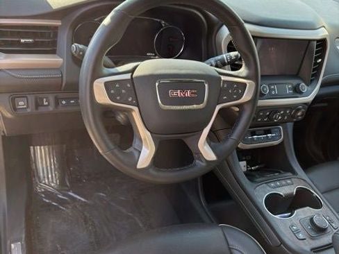 Used 2023 GMC Acadia Denali image 7