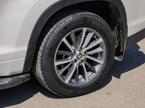 Used 2018 Toyota Highlander XLE image 61