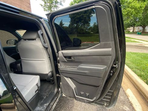 Used 2024 Toyota Tacoma SR5 AWD/4WD image 29