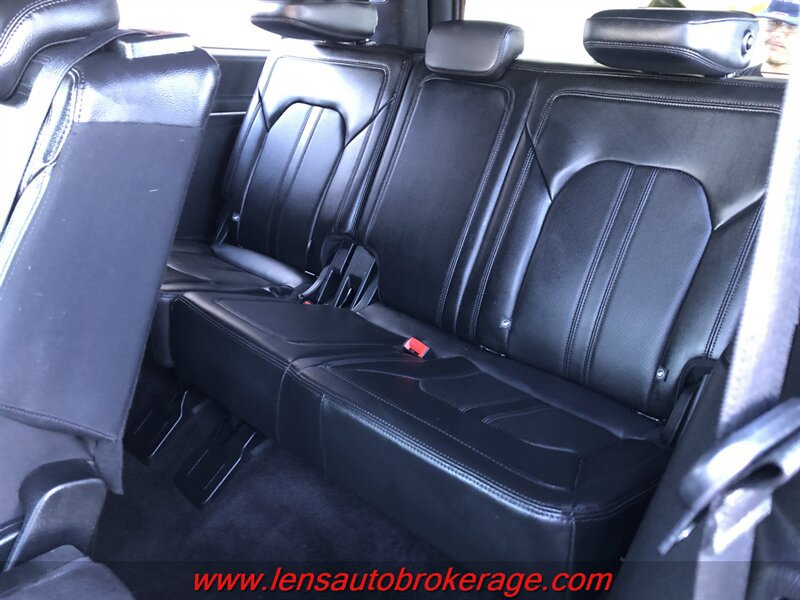 Used 2018 Ford Expedition Max Limited RWD image 19