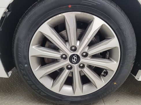 Used 2017 Hyundai Sonata Limited FWD image 31